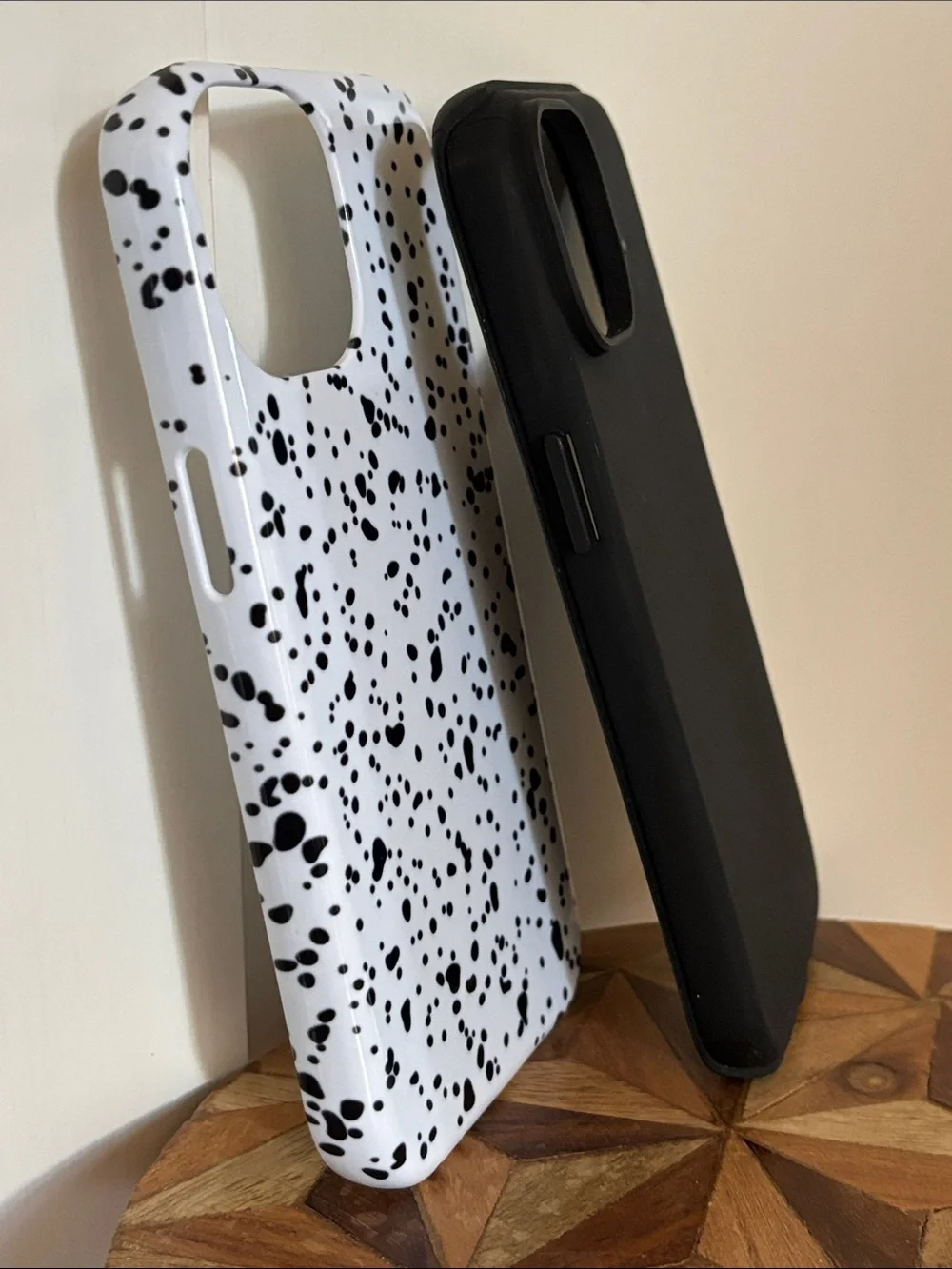 NWT iphone 15 Spotted Speckled Black & White Dots Spots 2 Piece Phone Case